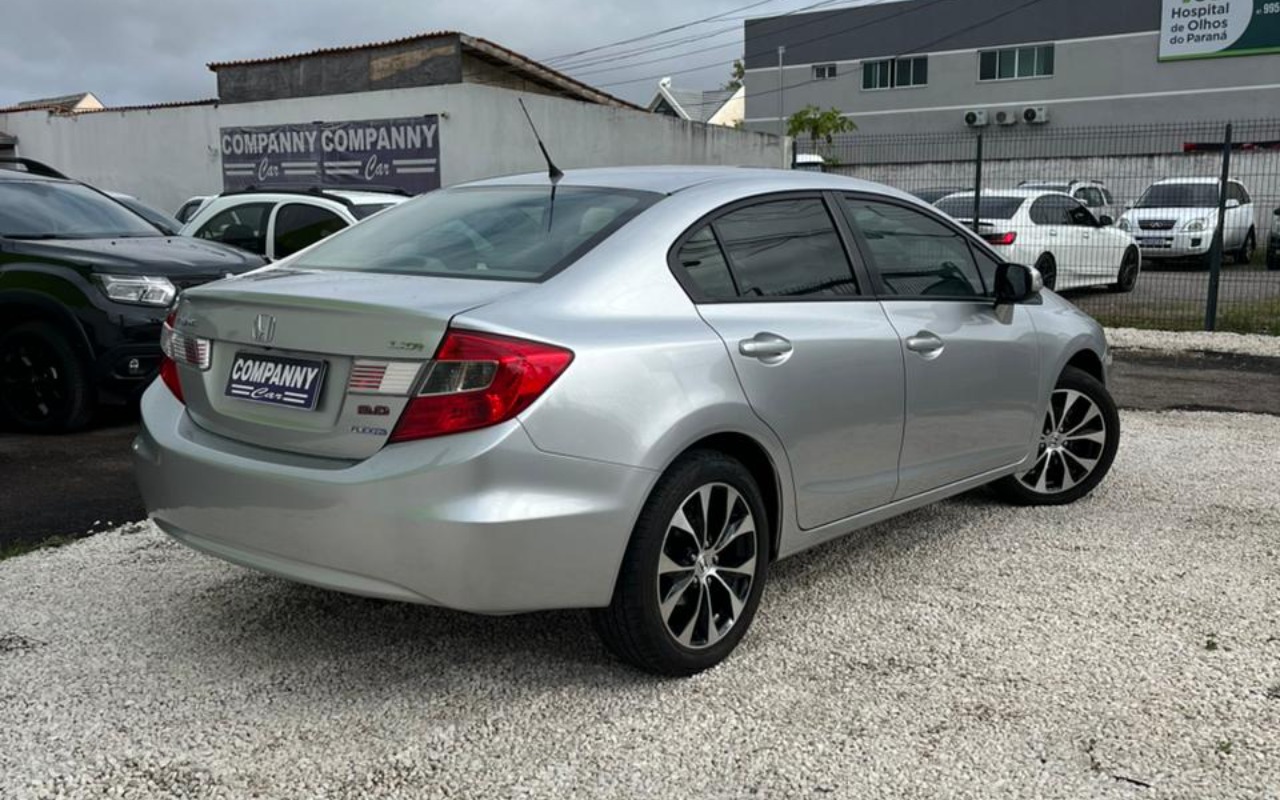 imagem-https://www.socarrao.com.br/sc-vehicle-images-prod/988557/1775653503109-V2hhdHNBcHAgSW1hZ2UgMjAyNi0wNC0wOCBhdCAwOS41OS4wNSAoMSkuanBlZw.jpeg