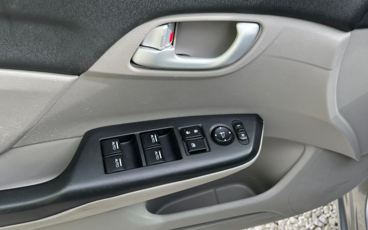 imagem-https://www.socarrao.com.br/sc-vehicle-images-prod/988557/1775653503469-V2hhdHNBcHAgSW1hZ2UgMjAyNi0wNC0wOCBhdCAwOS41OS4wNiAoMykuanBlZw.jpeg