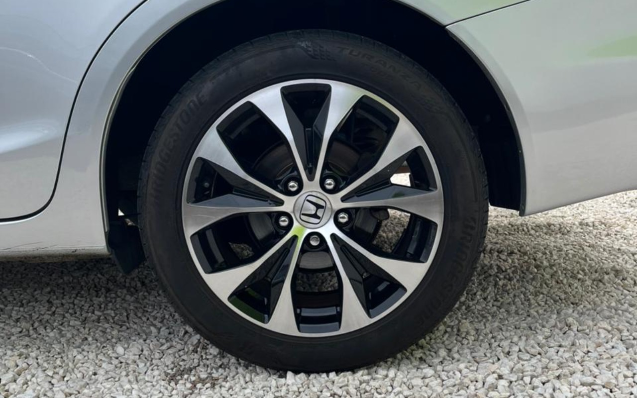 imagem-https://www.socarrao.com.br/sc-vehicle-images-prod/988557/1775653503666-V2hhdHNBcHAgSW1hZ2UgMjAyNi0wNC0wOCBhdCAwOS41OS4wNyAoNSkuanBlZw.jpeg