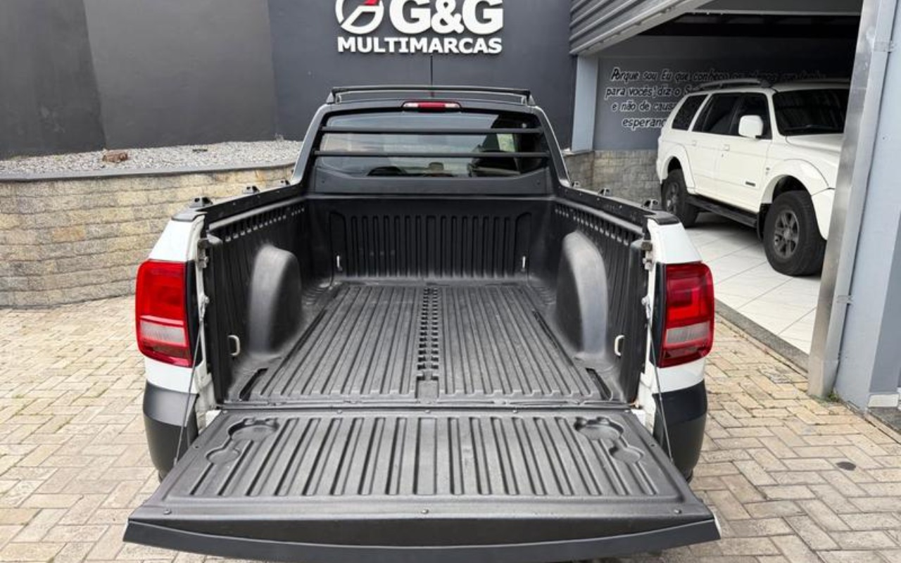 imagem-https://www.socarrao.com.br/sc-vehicle-images-prod/988568/1775595530418-NzkzNDM3NV83X0JfZTc3NmI5NTFmOC5qcGVn.jpeg