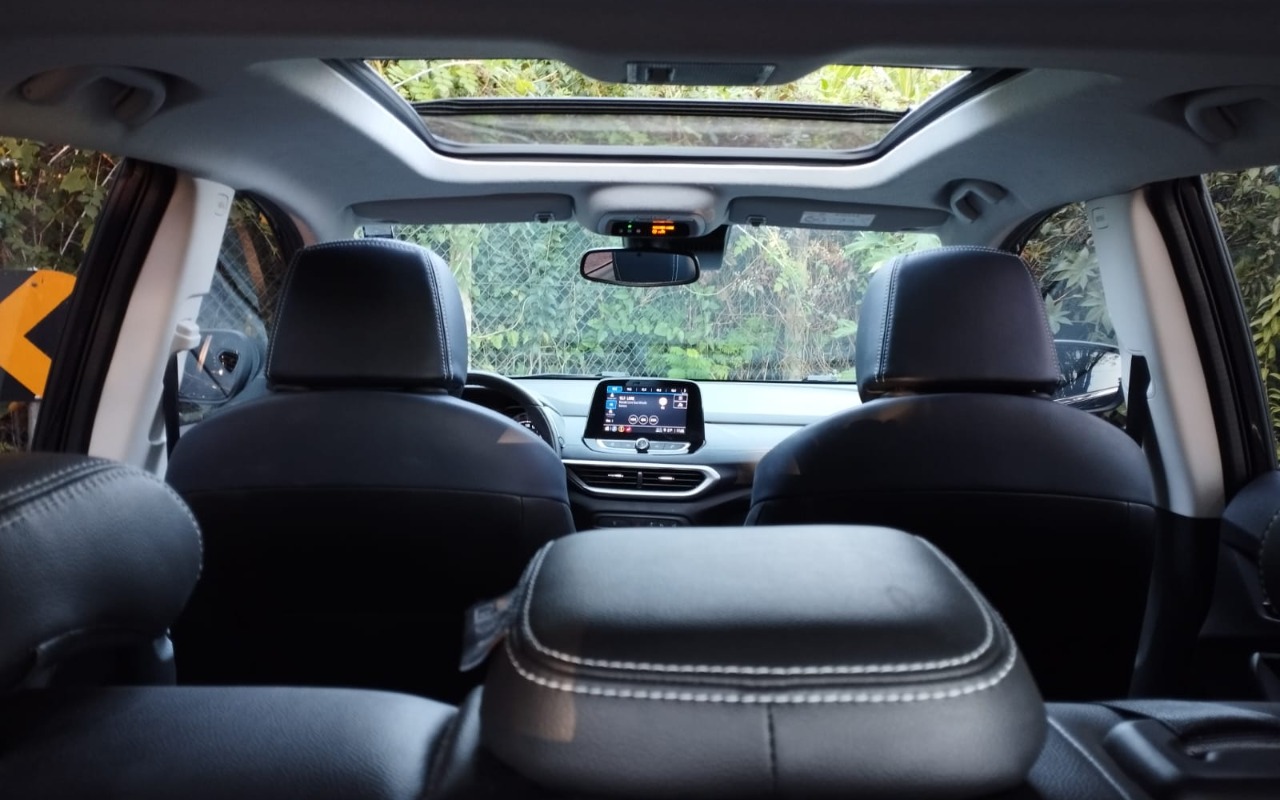 imagem-https://www.socarrao.com.br/sc-vehicle-images-prod/988641/1775856704667-MTguanBlZw.jpeg
