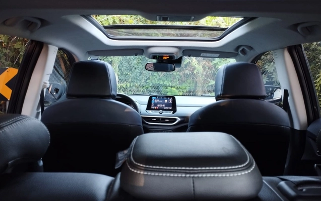 imagem-https://www.socarrao.com.br/sc-vehicle-images-prod/988641/1775856704667-MTguanBlZw.jpeg