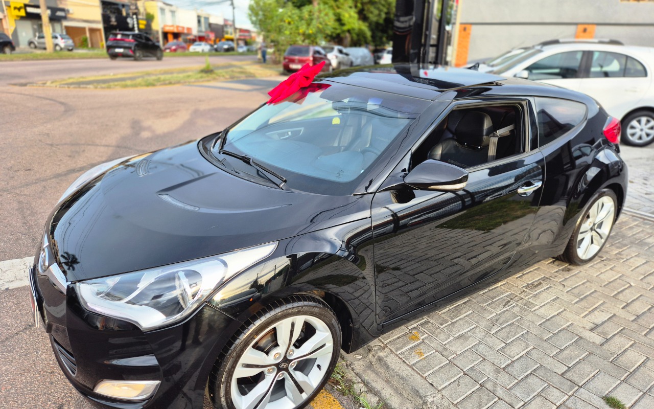 Hyundai Veloster 1.6 16V 140cv Aut. na cor Preto em Curitiba / PR - 988663