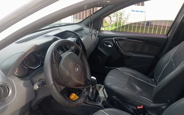 imagem-https://www.socarrao.com.br/sc-vehicle-images-prod/989078/1775652177259-V2hhdHNBcHAgSW1hZ2UgMjAyNi0wMi0yNSBhdCAxNi4yNy4yNSAoMSkuanBlZw.jpeg