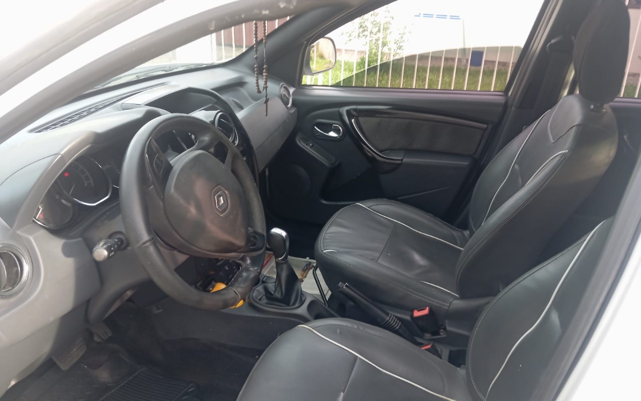 imagem-https://www.socarrao.com.br/sc-vehicle-images-prod/989078/1775652178395-V2hhdHNBcHAgSW1hZ2UgMjAyNi0wMi0yNSBhdCAxNi4yNy4yOS5qcGVn.jpeg