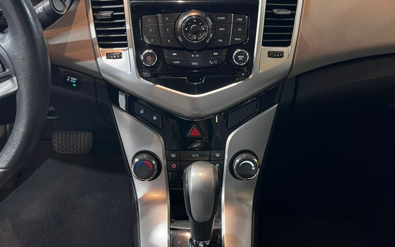 imagem-https://www.socarrao.com.br/sc-vehicle-images-prod/989471/1775653503326-OC5qcGVn.jpeg