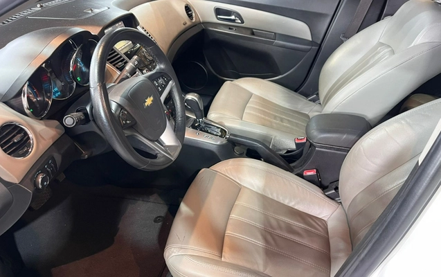 imagem-https://www.socarrao.com.br/sc-vehicle-images-prod/989471/1775653503506-MTAuanBlZw.jpeg