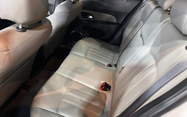 imagem-https://www.socarrao.com.br/sc-vehicle-images-prod/989471/1775653503589-MTEuanBlZw.jpeg