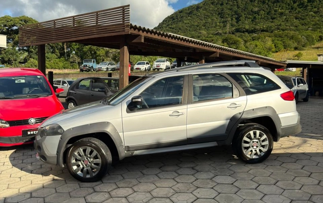imagem-https://www.socarrao.com.br/sc-vehicle-images-prod/989480/1787163132803-uy6WjatURfKZDXSUj9qZWHA2Renc17OQ.jpg