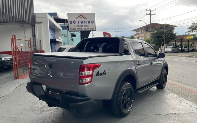 imagem-https://www.socarrao.com.br/sc-vehicle-images-prod/989489/1779408094828-55d8e262df5340f9abef2f71820f4278_1775653639911.jpeg