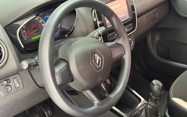 imagem-https://www.socarrao.com.br/sc-vehicle-images-prod/989496/1784399755223-7925504_16_B_76a53f5c28.jpeg