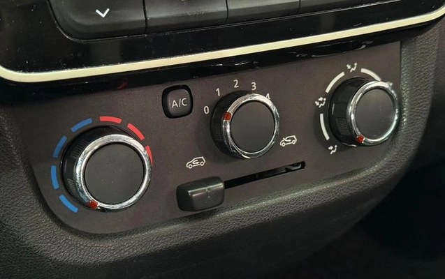 imagem-https://www.socarrao.com.br/sc-vehicle-images-prod/989496/1784399755227-7925504_12_B_1a6311ada0.jpeg