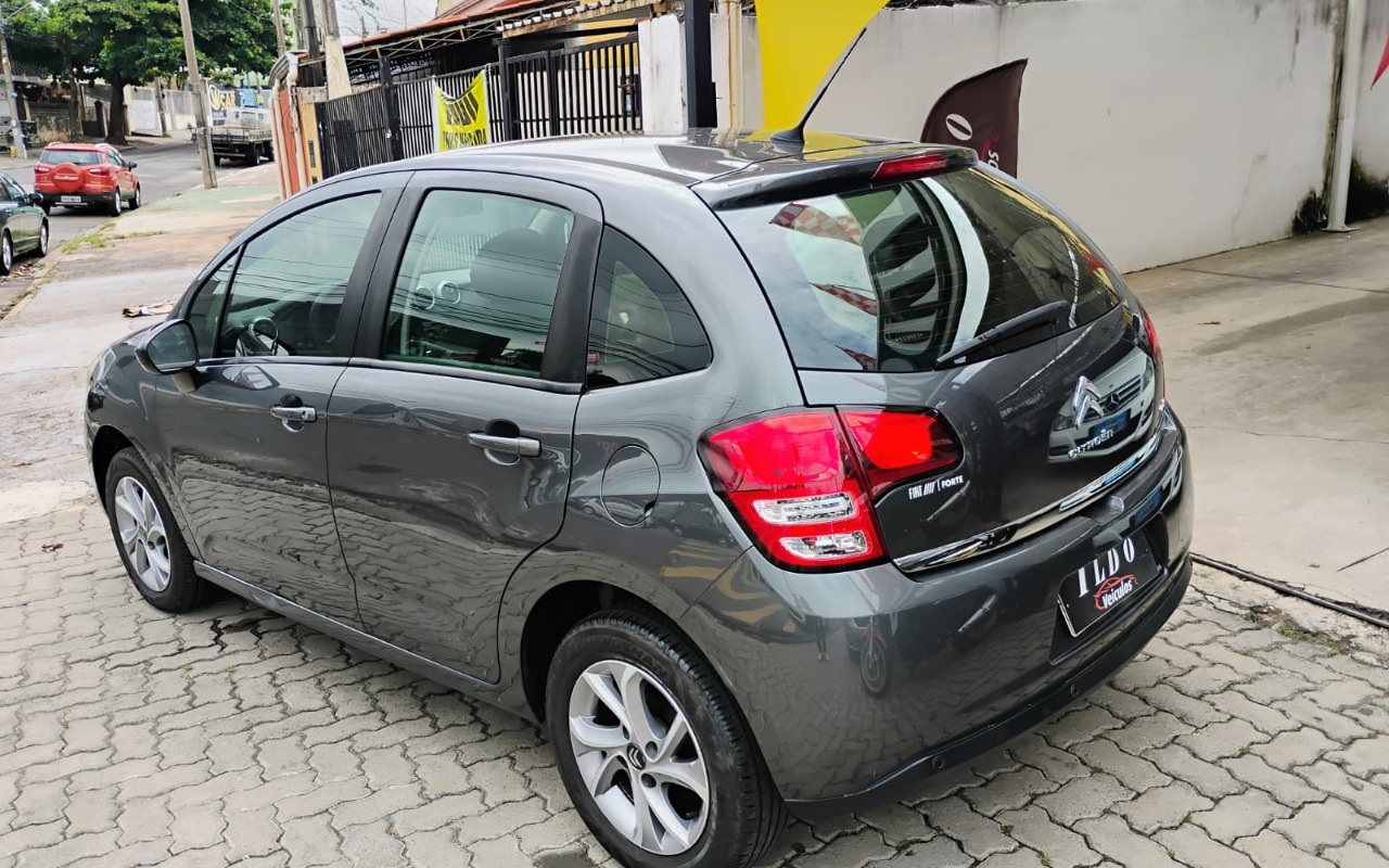 imagem-https://www.socarrao.com.br/sc-vehicle-images-prod/989587/1775655890800-NC5qcGVn.jpeg