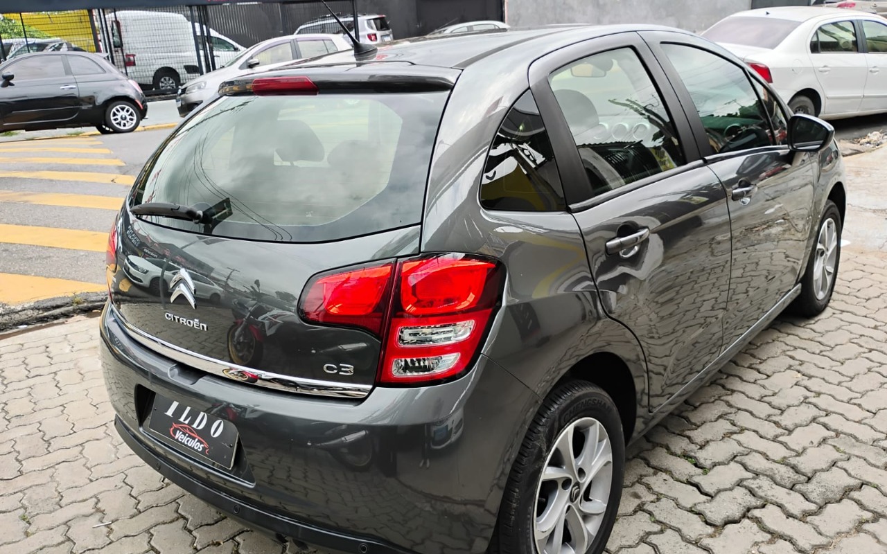 imagem-https://www.socarrao.com.br/sc-vehicle-images-prod/989587/1775655890856-NS5qcGVn.jpeg