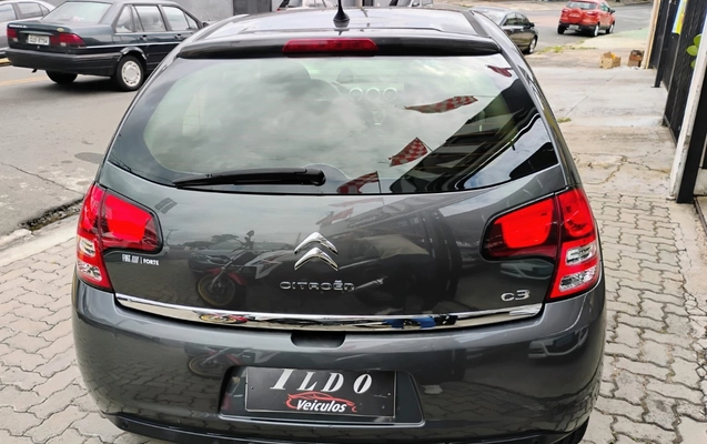 imagem-https://www.socarrao.com.br/sc-vehicle-images-prod/989587/1775655890912-Ni5qcGVn.jpeg