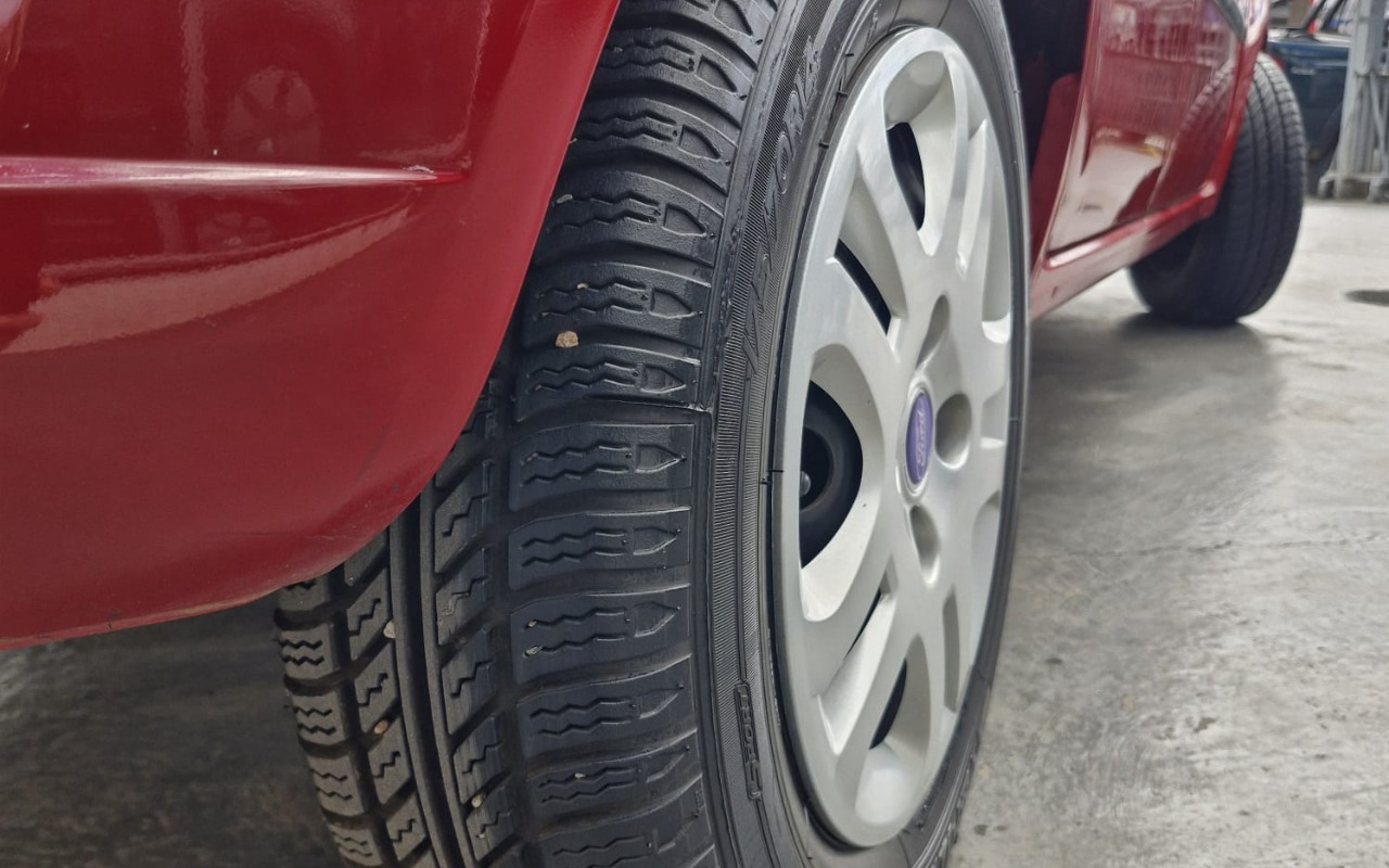 imagem-https://www.socarrao.com.br/sc-vehicle-images-prod/989817/1775660157417-MTcuanBlZw.jpeg