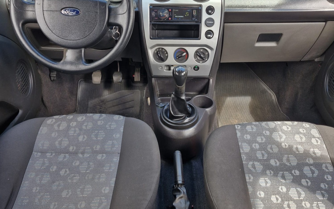 imagem-https://www.socarrao.com.br/sc-vehicle-images-prod/989817/1775660158100-MTUuanBlZw.jpeg