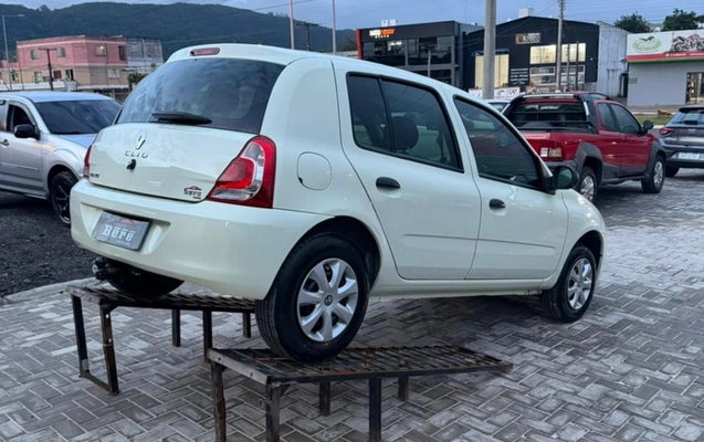 imagem-https://www.socarrao.com.br/sc-vehicle-images-prod/990169/1789665390330-bCAfpN9U3ESp7iDMNxvcoFrLogmDIcx9.jpg