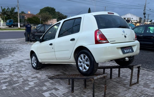 imagem-https://www.socarrao.com.br/sc-vehicle-images-prod/990169/1789665390330-iUuq359KnKdJCYim809RV9SPRSEKuHaw.jpg