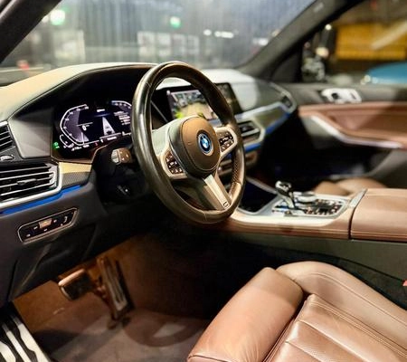 imagem-https://www.socarrao.com.br/sc-vehicle-images-prod/990388/1788875437199-7961107_17_B_07a352d892.jpeg