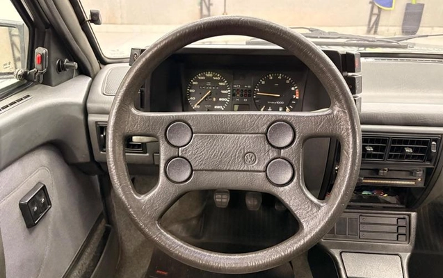 imagem-https://www.socarrao.com.br/sc-vehicle-images-prod/990574/1785274352525-7970127_16_B_b1ce7d6136.jpeg