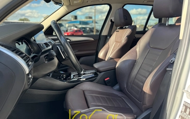 imagem-https://www.socarrao.com.br/sc-vehicle-images-prod/990786/1785588321266-2MVbCjFOtKAI9XkyJMBptaXSuYiafGUh.jpg