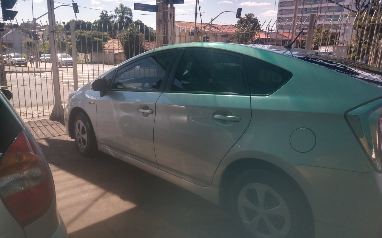 Toyota Prius 1.8 16V 5p Aut. (Híbrido) na cor Prata em Curitiba / PR - 990947
