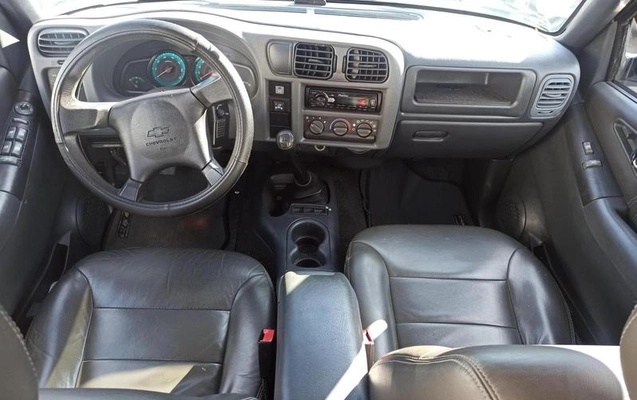 imagem-https://www.socarrao.com.br/sc-vehicle-images-prod/991003/1790352774907-7971201_13_B_0c1f8bf629.jpeg