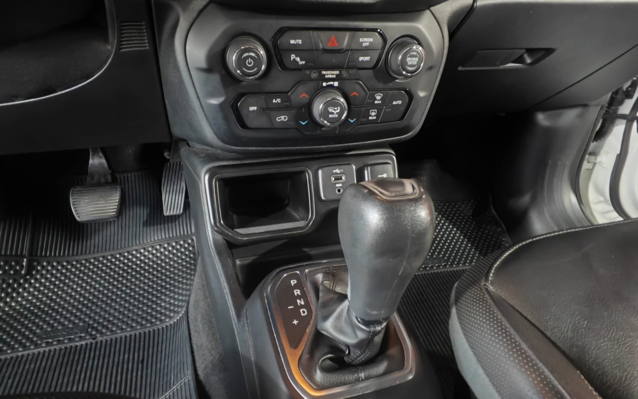imagem-https://www.socarrao.com.br/sc-vehicle-images-prod/991148/1775690763744-V2hhdHNBcHAgSW1hZ2UgMjAyNi0wNC0wOCBhdCAxOC4wOS4wOSAoMykuanBlZw.jpeg