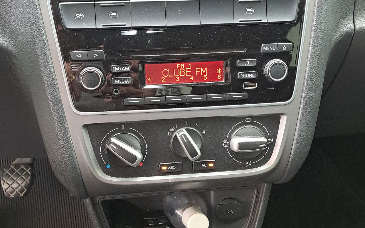 imagem-https://www.socarrao.com.br/sc-vehicle-images-prod/991262/1775706467576-SU1HLTIwMjYwMzMwLVdBMDAxMC5qcGVn.jpeg