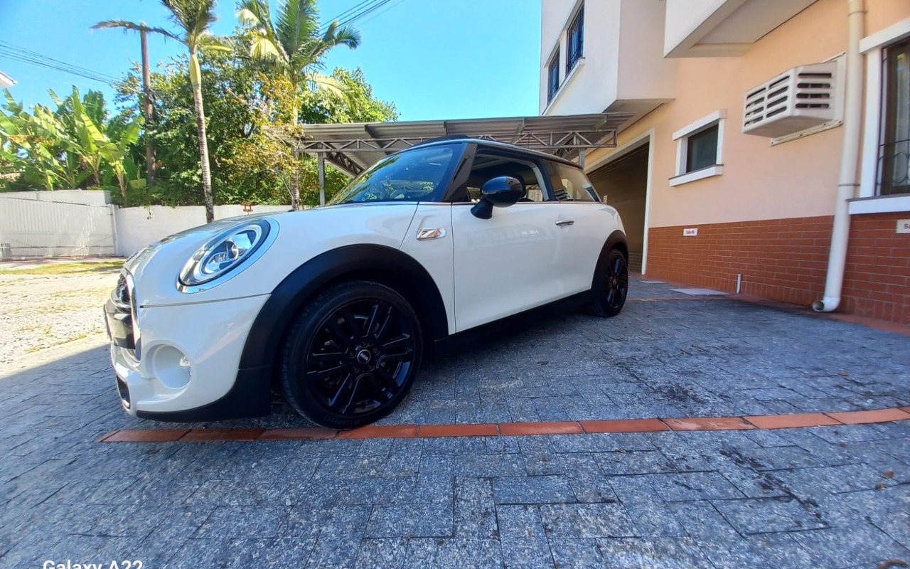 imagem-https://www.socarrao.com.br/sc-vehicle-images-prod/992059/1775734628749-V2hhdHNBcHAgSW1hZ2UgMjAyNi0wNC0wOSBhdCAwOC4yOC41OS5qcGVn.jpeg