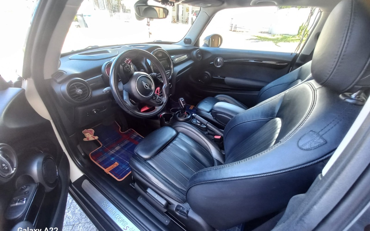 imagem-https://www.socarrao.com.br/sc-vehicle-images-prod/992059/1775734629720-V2hhdHNBcHAgSW1hZ2UgMjAyNi0wNC0wOSBhdCAwOC4yOS4wMCAoMikuanBlZw.jpeg