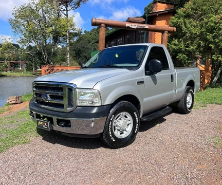 Ford F-250 2010 Prata — foto 1 de 3