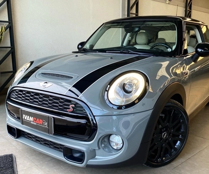 Mini COOPER 2018 Cinza — foto 1 de 3
