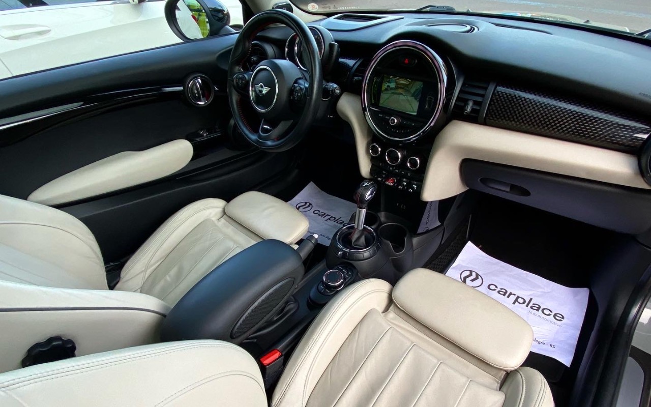imagem-https://www.socarrao.com.br/sc-vehicle-images-prod/992662/1775738406409-NkM5RTY4NUQtMUZCQi00MzI3LUI0MjEtQjkxOTIzRUY5OTZFX09yaWdpbmFsLmpwZWc.jpeg