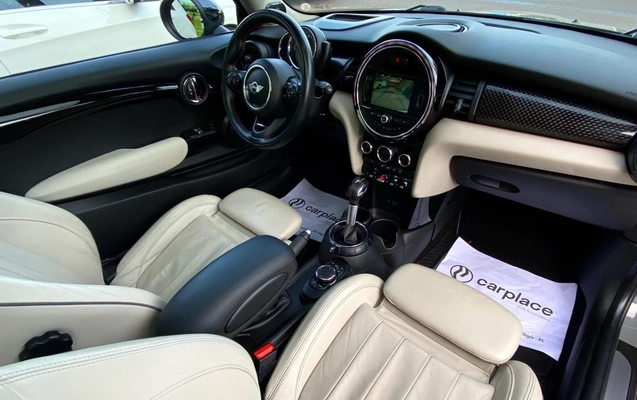 imagem-https://www.socarrao.com.br/sc-vehicle-images-prod/992662/1775738406409-NkM5RTY4NUQtMUZCQi00MzI3LUI0MjEtQjkxOTIzRUY5OTZFX09yaWdpbmFsLmpwZWc.jpeg