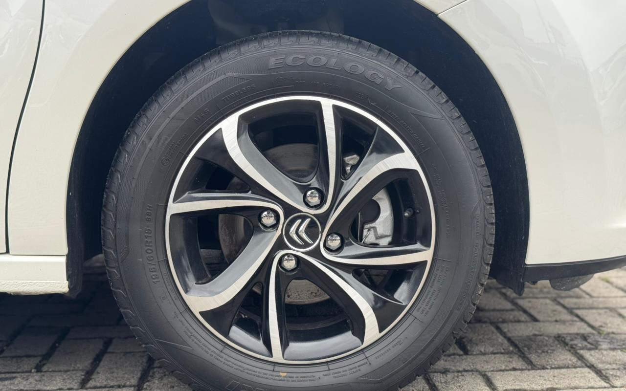 imagem-https://www.socarrao.com.br/sc-vehicle-images-prod/992667/1775738373187-V2hhdHNBcHAgSW1hZ2UgMjAyNi0wNC0wOCBhdCAxNy41NC40OSAoMikuanBlZw.jpeg