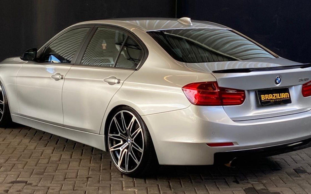 imagem-https://www.socarrao.com.br/sc-vehicle-images-prod/992671/1776105175010-V2hhdHNBcHAgSW1hZ2UgMjAyNi0wNC0wOSBhdCAwOS41NS4zNSAoMikuanBlZw.jpeg