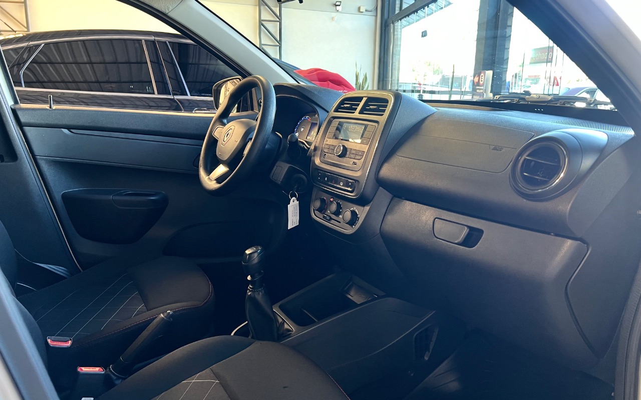 imagem-https://www.socarrao.com.br/sc-vehicle-images-prod/992672/1775738896196-SU1HXzY3NjAuanBlZw.jpeg
