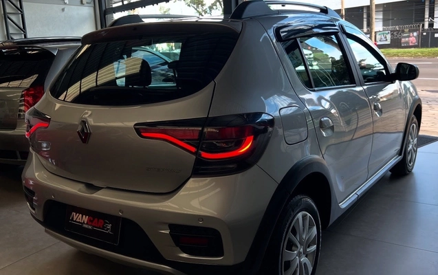 imagem-https://www.socarrao.com.br/sc-vehicle-images-prod/992738/1775739869181-QjAzNDRBMTItMDkwOS00NDRDLUIzRUItQzA2RkNFOEMwRDkwX09yaWdpbmFsLmpwZWc.jpeg