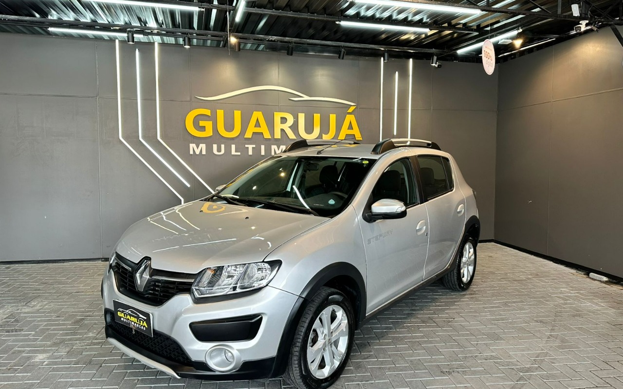 Renault Sandero 2018 Prata — foto 1 de 3