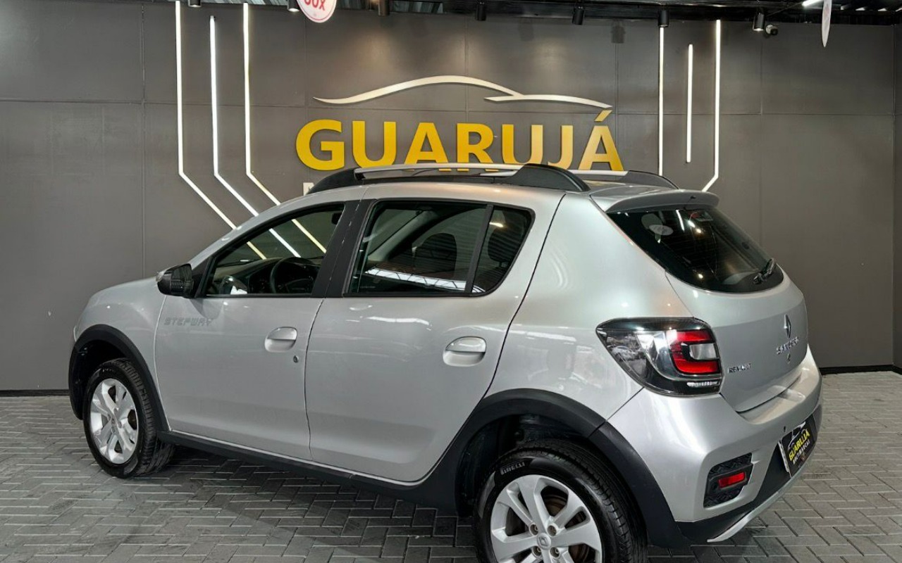 imagem-https://www.socarrao.com.br/sc-vehicle-images-prod/992868/1775741768250-Ni5qcGVn.jpeg