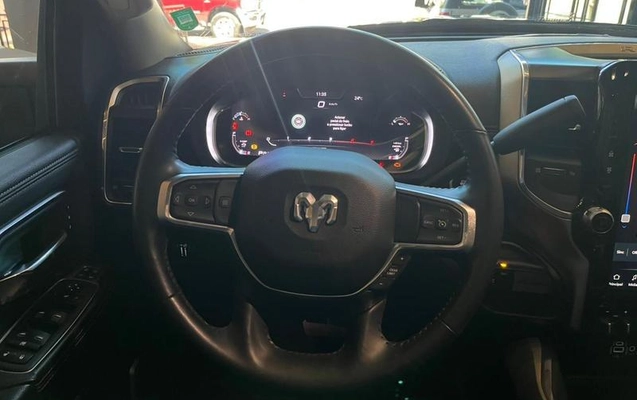 imagem-https://www.socarrao.com.br/sc-vehicle-images-prod/992895/1777058683259-7969447_12_B_9e149f47f7.jpeg