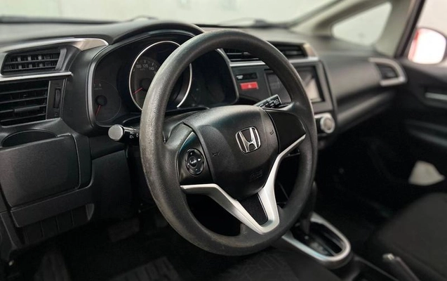 imagem-https://www.socarrao.com.br/sc-vehicle-images-prod/992938/1779310998052-7976157_0_B_9e969d3239.jpeg