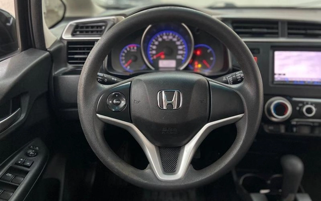imagem-https://www.socarrao.com.br/sc-vehicle-images-prod/992938/1779310998052-7976157_9_B_039dacdeae.jpeg