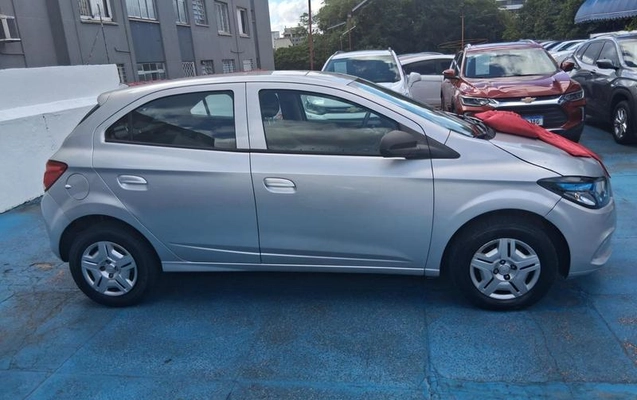 imagem-https://www.socarrao.com.br/sc-vehicle-images-prod/992991/1788982990392-7942965_3_B_1196119b32.jpeg