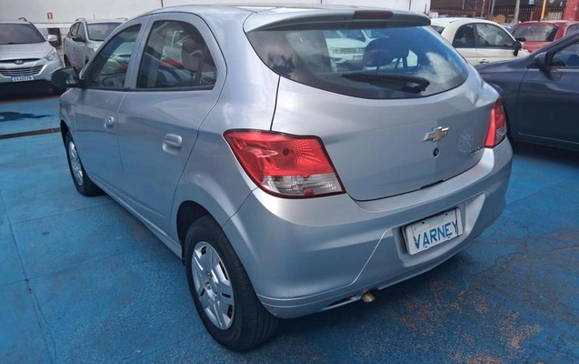 imagem-https://www.socarrao.com.br/sc-vehicle-images-prod/992991/1788982990397-7942965_7_B_4b56e82e8a.jpeg