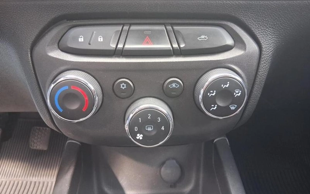 imagem-https://www.socarrao.com.br/sc-vehicle-images-prod/992991/1788982990405-7942965_12_B_1336bb84a3.jpeg