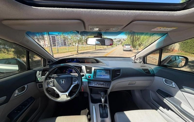 imagem-https://www.socarrao.com.br/sc-vehicle-images-prod/993257/1787313866138-7976739_14_B_905e27a034.jpeg