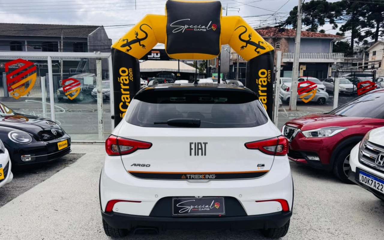 imagem-https://www.socarrao.com.br/sc-vehicle-images-prod/993528/1775755722588-V2hhdHNBcHAgSW1hZ2UgMjAyNi0wMy0xOCBhdCAxMS4xNi4zMi5qcGVn.jpeg